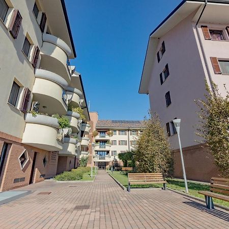 Milan Forum Camelia Guesthouse アッサーゴ エクステリア 写真