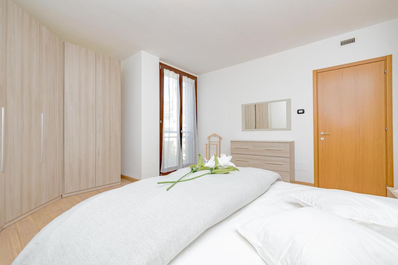 Milan Forum Camelia Guesthouse アッサーゴ エクステリア 写真